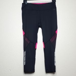 EUC AVIA Black Pink Capri Athletic Workout Stetchy Spanx Leggings (Size: M)